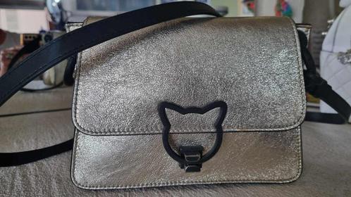 Zwarte en gouden tas van Karl Lagerfeld. BTW-NR. 850960678B0, Handtassen en Accessoires, Tassen | Damestassen, Nieuw, Overige typen
