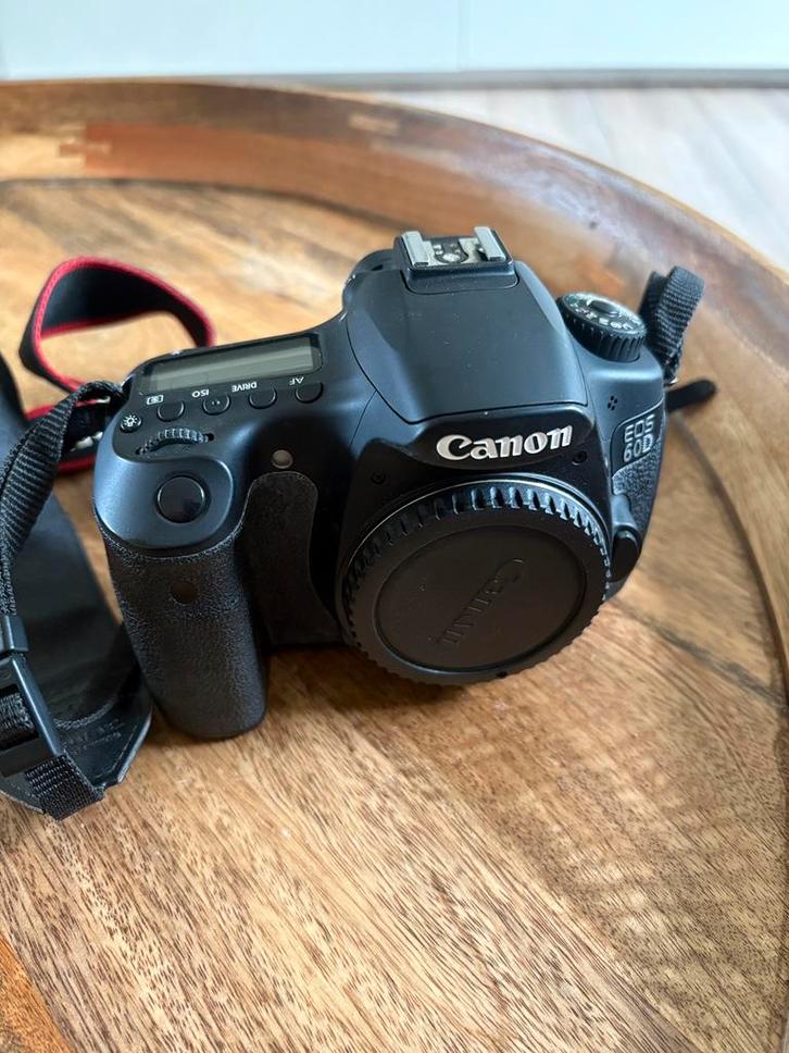 Canon EOS 60D camera + 2 lenzen + opbergtas, Audio, Tv en Foto, Fotocamera's Digitaal, Zo goed als nieuw, Canon, Ophalen of Verzenden