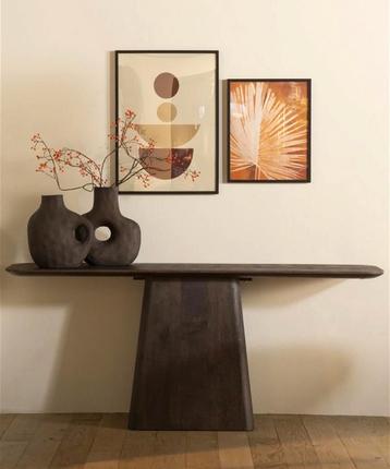 Prachtige mangohouten sidetable donkerbruin - nieuwstaat beschikbaar voor biedingen