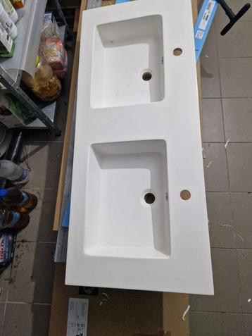 te koop: dubbele wastafel van composietmateriaa beschikbaar voor biedingen