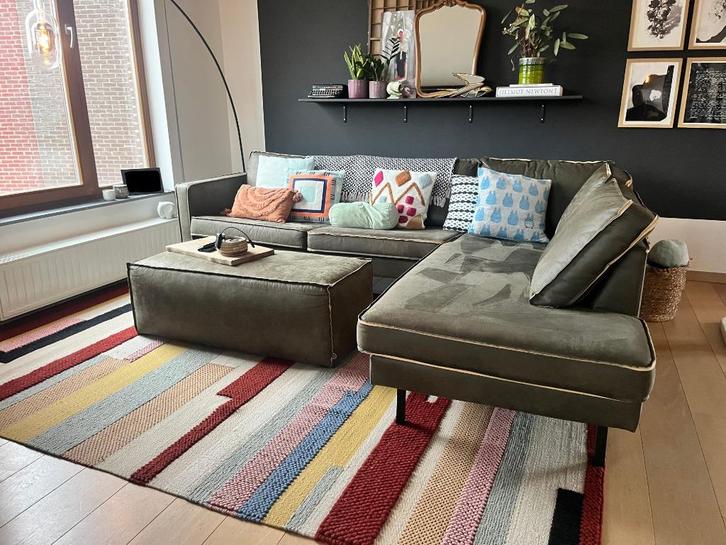 VERKOCHT: Groene hoekzetel + grote poef te koop, Huis en Inrichting, Zetels | Zetels, Zo goed als nieuw, Hoekbank, Vierpersoons of meer