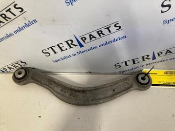Draagarm links-achter van een Mercedes C-Klasse beschikbaar voor biedingen