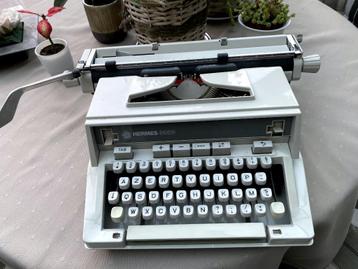 Vintage typemachine Hermes 3000 beschikbaar voor biedingen