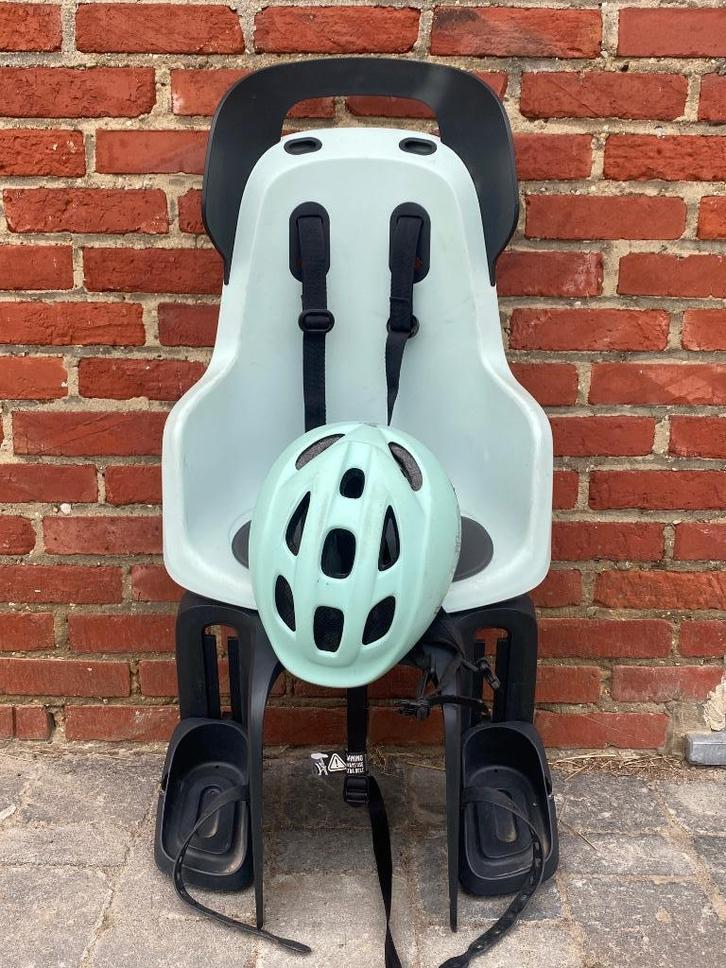 Fietsstoel bobike + helm muntgroen, Fietsen en Brommers, Fietsaccessoires | Fietsstoeltjes, Gebruikt, Achterzitje, 15 t/m 25 kg