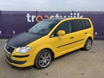2009 - Volkswagen - Touran - 1.9 TDI Comfortline - Bedrijfsw, Auto's, Automaat, Gebruikt, Volkswagen, Bedrijf