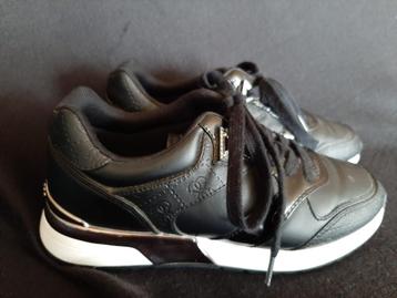 nieuwe  Gues sneakers mt 37 ( KOOPJE) beschikbaar voor biedingen