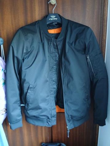 veste moto IXON comme neuve+protection dorsale beschikbaar voor biedingen