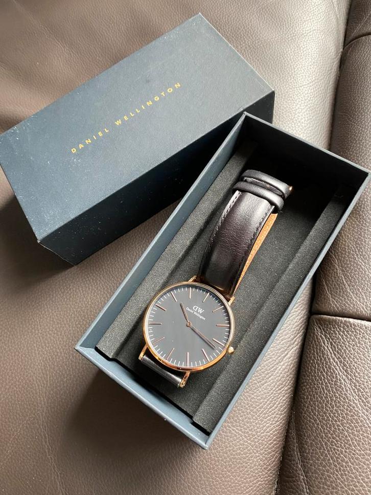 Horloge goud, Handtassen en Accessoires, Horloges | Dames, Zo goed als nieuw, Goud, Verzenden