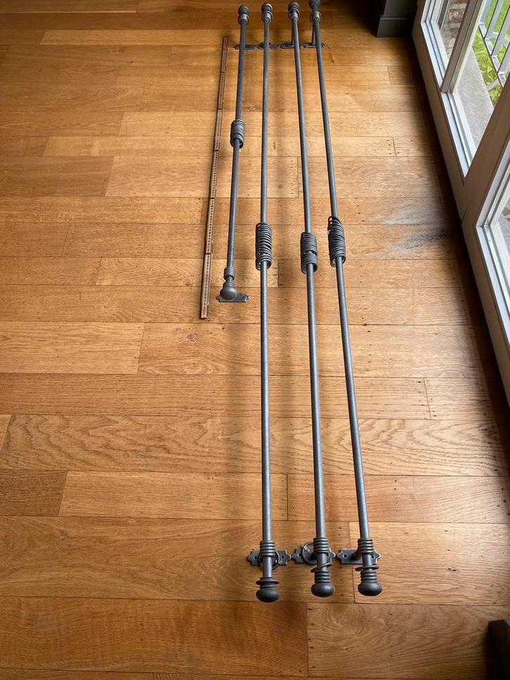 Metalen gordijn roedes, Huis en Inrichting, Overige Huis en Inrichting, Zo goed als nieuw, Ophalen