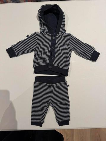 Babykleren maat 56 beschikbaar voor biedingen