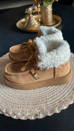 Uggs model laarsjes maat 34, Kinderen en Baby's, Babykleding | Schoentjes en Sokjes, Ophalen, Zo goed als nieuw, Laarsjes