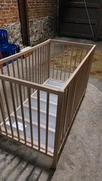 A donner : Lit pour bébé,  avec sommier et matelas., Maison & Meubles, Chambre à coucher | Lits, Enlèvement, Bois