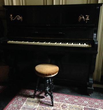 WANDPIANO beschikbaar voor biedingen