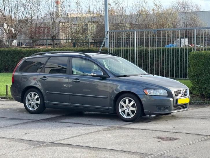 Volvo v50 2010 1.6 EURO 5, Auto's, Volvo, Particulier, V50, Diesel, Euro 5, Stadsauto, 5 deurs, Handgeschakeld, Beige, Leder, Voorwielaandrijving