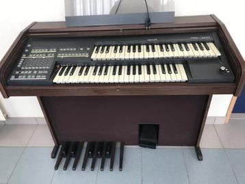 Viscount orgel  organ RWB 1000 +SD