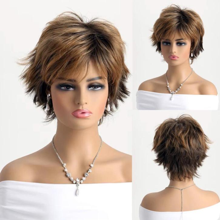 Pruik kort vlot pixie model in laagjes caramel bruinmix, Handtassen en Accessoires, Uiterlijk | Haarverzorging, Nieuw, Verzenden