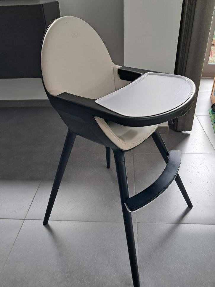 Eetstoel Merk Kinderkraft met gratis verkleinkussen., Kinderen en Baby's, Kinderstoelen, Gebruikt, Gordel(s), Ophalen
