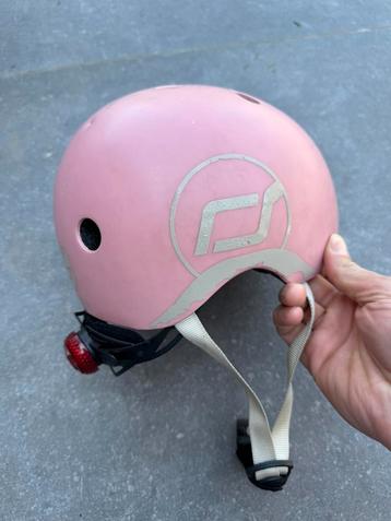 Fietshelm kleuter maat 45-51cm met achterlichtje beschikbaar voor biedingen