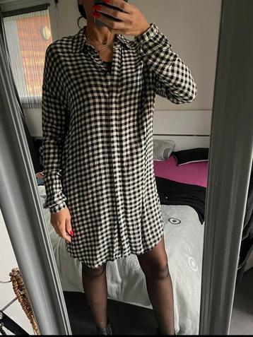 Jurk Guess Medium beschikbaar voor biedingen