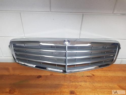 Mercedes C klasse W204 2007 - 2010 grille in de bumper €100, Auto-onderdelen, Overige Auto-onderdelen, Mercedes-Benz, Gebruikt