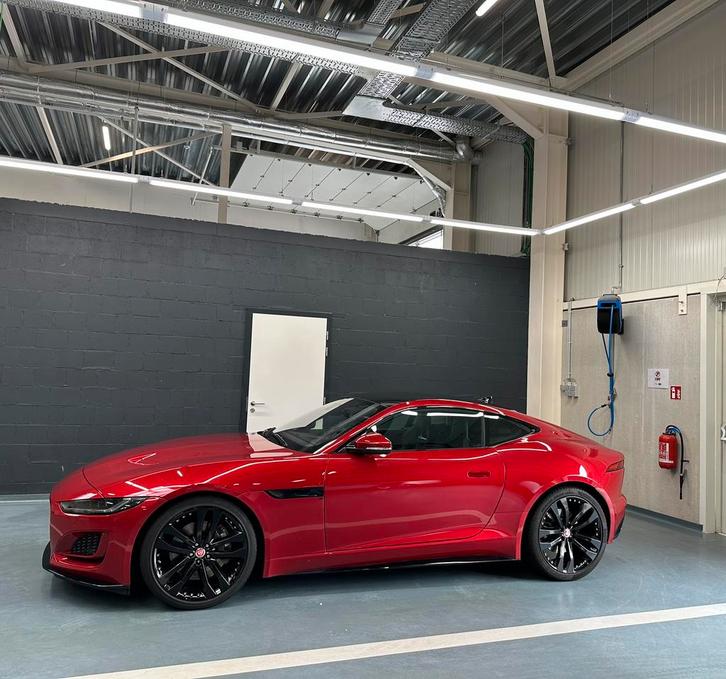 Jaguar F type P300, Auto's, Jaguar, Particulier, F-type, Benzine, Euro 6, Coupé, 3 deurs, Automaat, Rood, Zwart, Leder, Achterwielaandrijving
