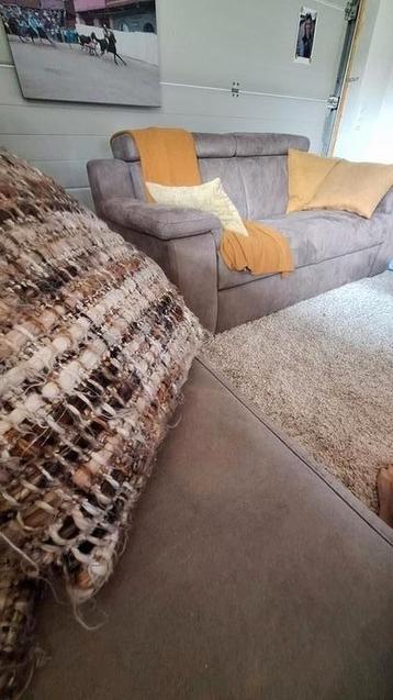 Salon 2-zit en 3-zit met relax in prima staat beschikbaar voor biedingen