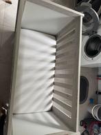 Babybed 120/60 incl. Aerosleep matras & 3 matrasbeschermers, Kinderen en Baby's, Ophalen, Zo goed als nieuw, Matras