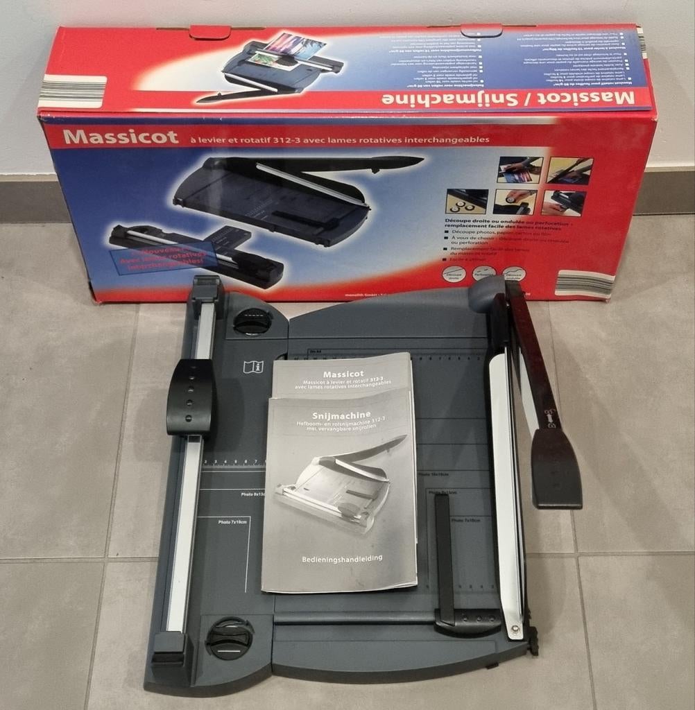 Massicot snijmachine, Zakelijke goederen, Kantoor en Winkelinrichting | Kantoorartikelen, Ophalen of Verzenden