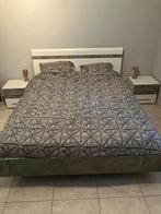 Volledig bed + nachtkastjes, Ophalen, Wit, Tweepersoons, Zo goed als nieuw