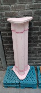 2 zuilen: ronde zuil beige van kleur (met kaars op) en......, Huis en Inrichting, Woonaccessoires | Zuilen en Pilaren, Ophalen