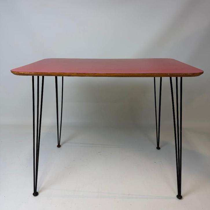 Table moderne du milieu du siècle, Maison & Meubles, Tables | Tables à manger, Utilisé, 50 à 100 cm, 50 à 100 cm, Quatre personnes
