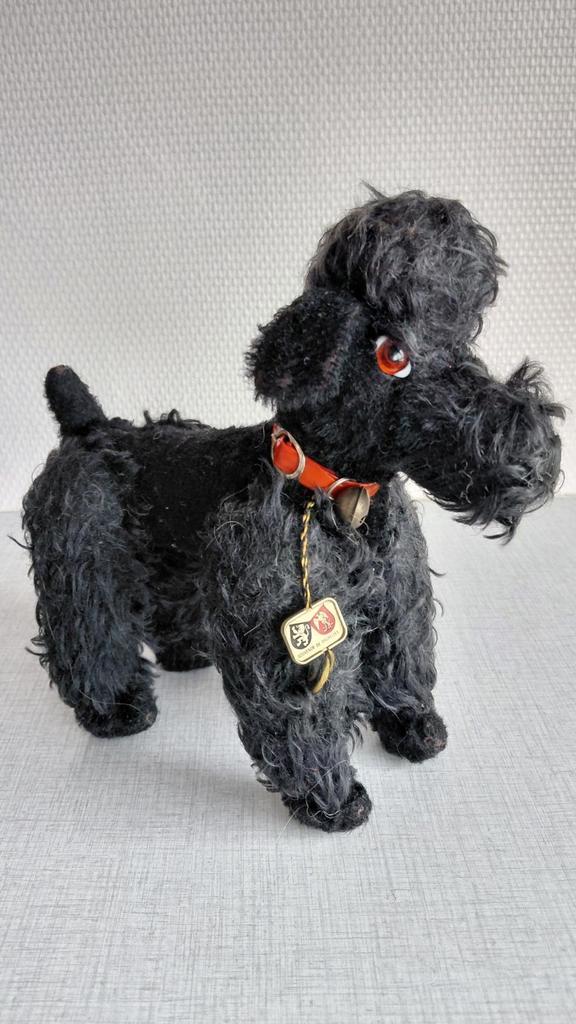 Antieken prachtige knuffel : zwarte poedel : 1963, Verzamelen, Beren en Cherished Teddies, Zo goed als nieuw, Steiff, Ophalen of Verzenden