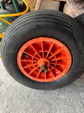 Wieltje kruiwagen, Ophalen