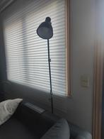 Zwarte verstelbare leeslamp, Ophalen