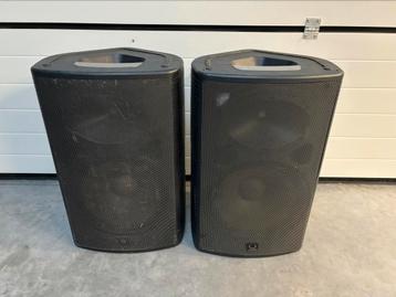 2x Turbosound Milan M15 actieve speakers beschikbaar voor biedingen
