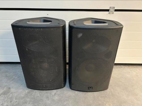2x Turbosound Milan M15 actieve speakers, Audio, Tv en Foto, Luidsprekerboxen, Zo goed als nieuw, Front, Rear of Stereo speakers