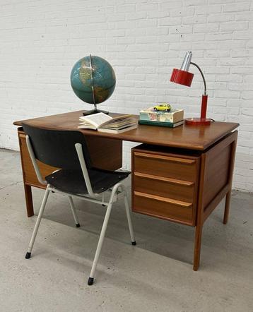 Vintage Deens bureau GV Møbler, jaren ‘60 beschikbaar voor biedingen