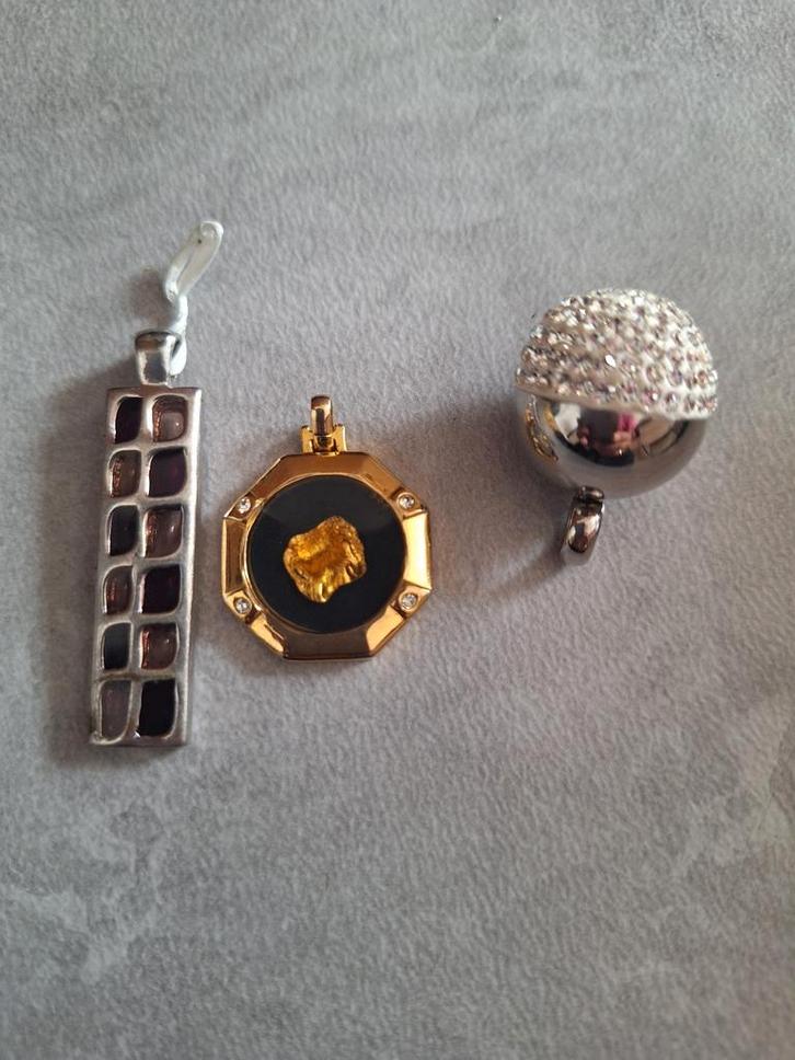 hanger, Handtassen en Accessoires, Kettinghangers, Zo goed als nieuw, Goud, Goud, Ophalen of Verzenden