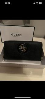 ortefeuille noir stylé de la marque GUESS avec sa boîte, Bijoux, Sacs & Beauté, Porte-monnaie & Portefeuilles, Enlèvement ou Envoi