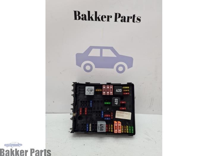 Boîte à fusibles d'un Volkswagen Golf, -, Volkswagen, -, 3 mois de garantie