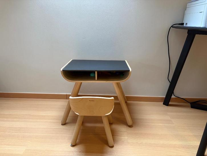 Plantoys Houten kindertafel + stoel, Kinderen en Baby's, Kinderkamer | Tafels en Stoelen, Zo goed als nieuw, Tafel(s) en Stoel(en)