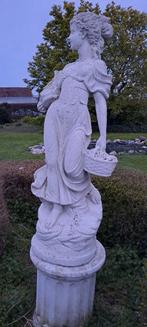 Statue de jardin hauteur 190 cm fille avec fleurs, Jardin & Terrasse, Comme neuf, Pierre, Enlèvement ou Envoi