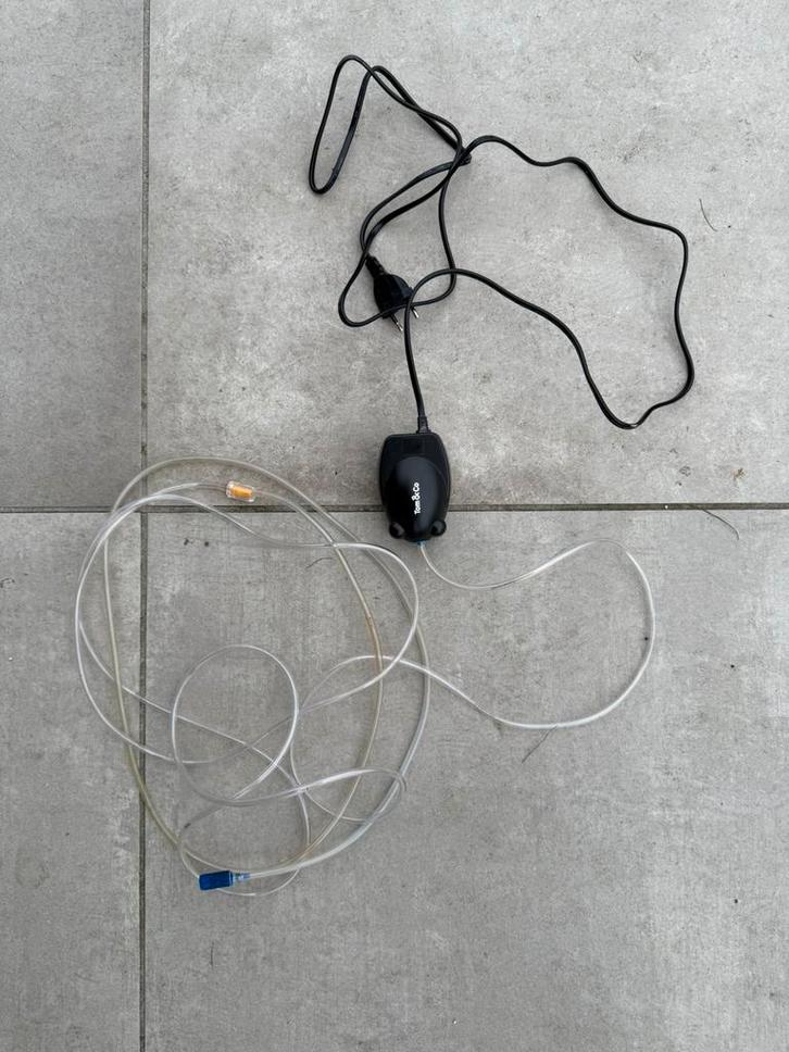 Luchtpomp voor aquarium: pomp, darm terugslagklep luchtsteen, Dieren en Toebehoren, Vissen | Aquaria en Toebehoren, Zo goed als nieuw