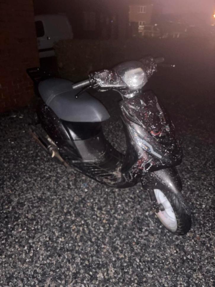 Piaggio zip a klasse 70cc, Fietsen en Brommers, Scooters | Piaggio, Zo goed als nieuw, Zip, Ophalen of Verzenden