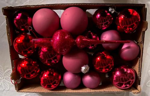 20 boules de Noël anciennes roses et rouges, Divers, Noël, Comme neuf, Enlèvement ou Envoi