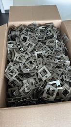 Inox bevestiging klem voor kunststof planken 550 st, Ophalen, Inox