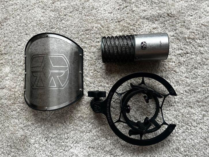 Différents microphones en direct et en studio, Musique & Instruments, Microphones, Comme neuf, Micro studio, Enlèvement