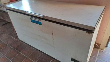 Oude diepvriezer - GRATIS, Elektronische apparatuur, Vriezers en Diepvrieskisten, Ophalen, Niet werkend