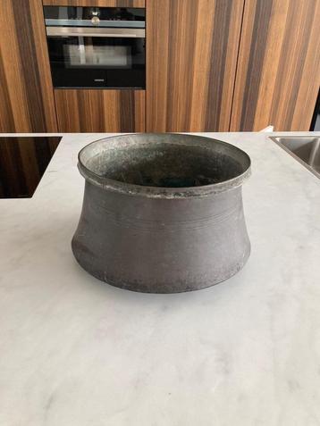 Koperen ketel beschikbaar voor biedingen