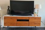 Tv kast retro/vintage stijl. Notenhout met zwarte pootjes., Enlèvement ou Envoi, Comme neuf